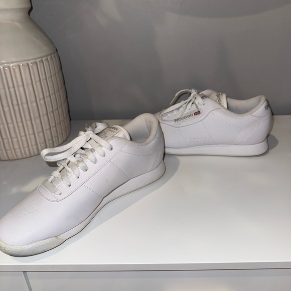 Reebok Classic White Sneakers size 7.5 - Picture 5 of 6